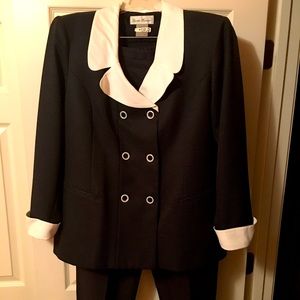 Women’s 3-piece skirt and pants set